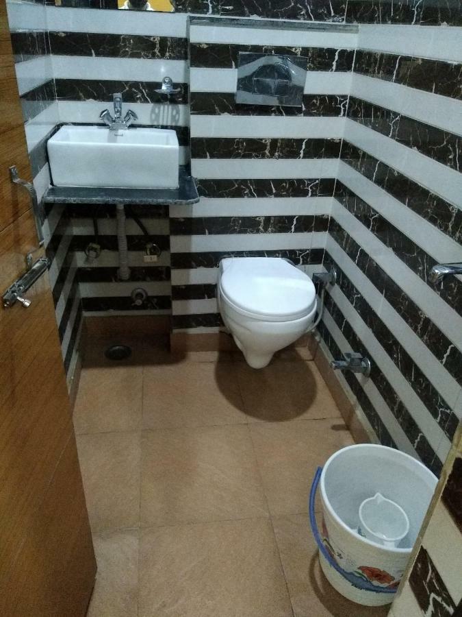 Silver Palace Hotel Нью-Дели Экстерьер фото