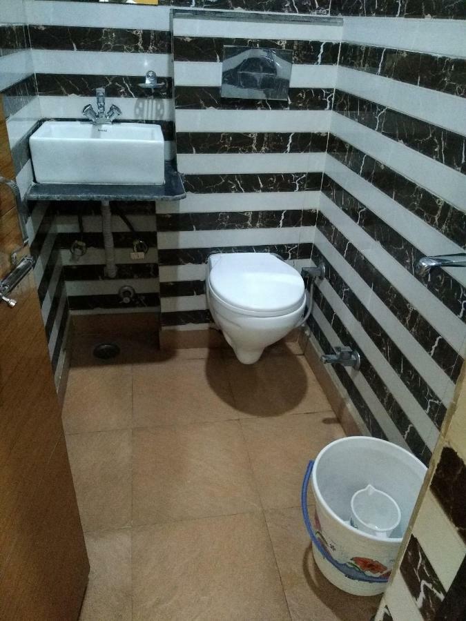 Silver Palace Hotel Нью-Дели Экстерьер фото