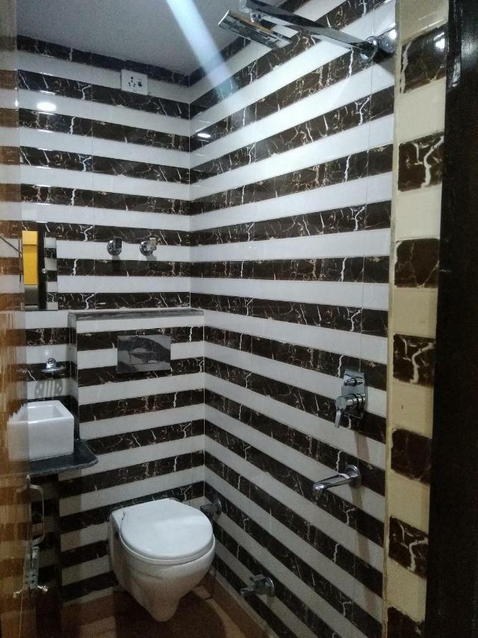 Silver Palace Hotel Нью-Дели Экстерьер фото
