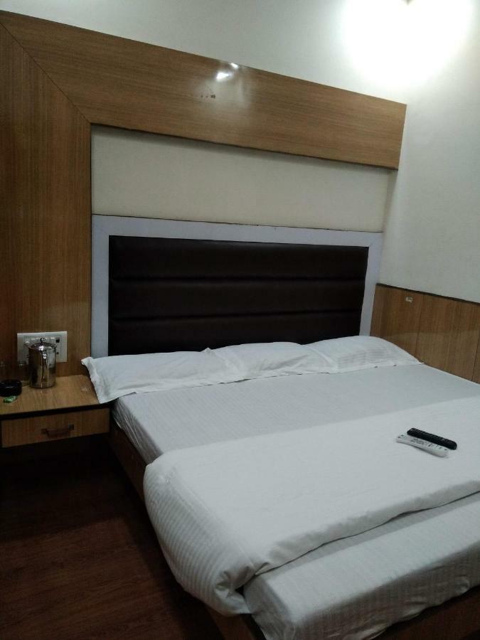 Silver Palace Hotel Нью-Дели Экстерьер фото